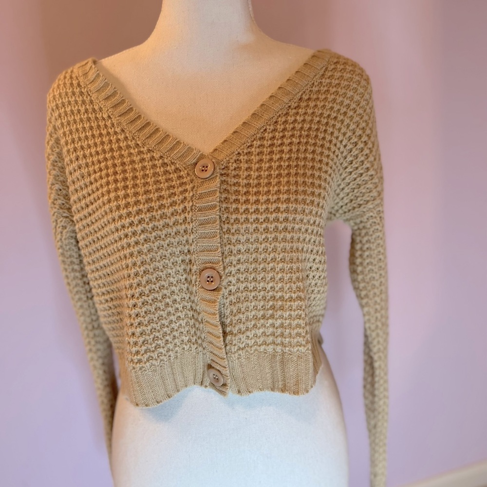 Cropped beige cardigan